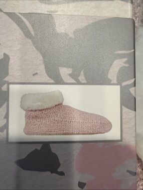 New in box totes slippers
